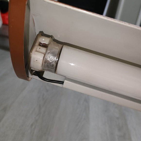 Brown Metal Vintage Desk Banker Lamp Fluerosecent Push Button UL E69325 - Picture 3 of 10